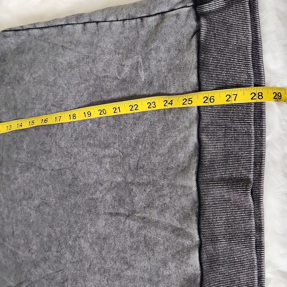 LenoxJames gray long sleeve acid wash  crewneck  sweatshirt - Picture 7 of 8